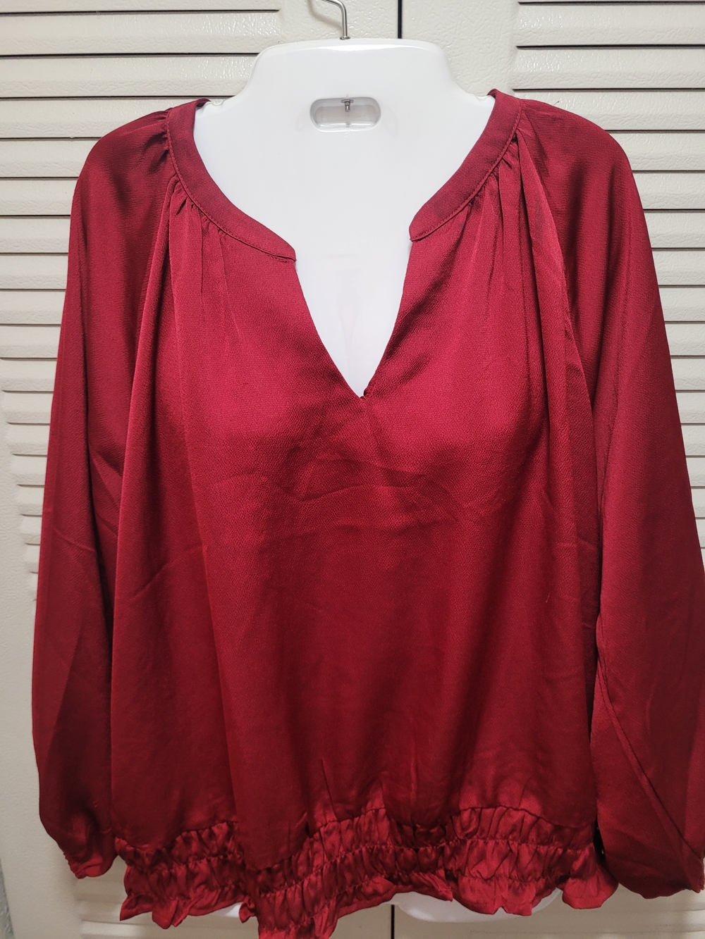 Women's Burgundy V-Neck Tunic Blouse - Lightweight Gathered Hem